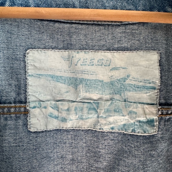 Freego Cropped Denim Jacket Womens Size Medium Blue Vintage Button Cotton - Picture 4 of 5